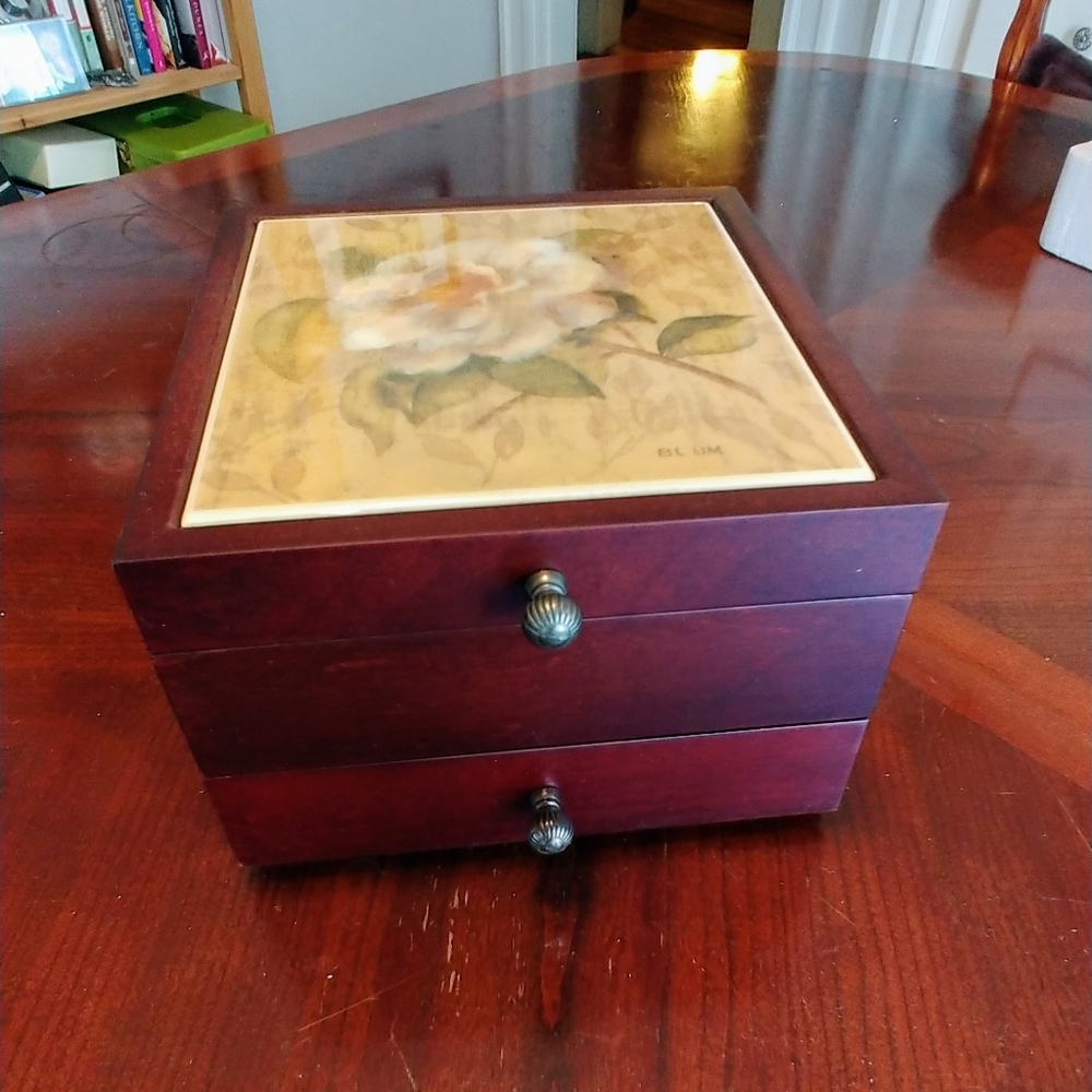 Croft & Barrow solid wood and ceramic jewelry box